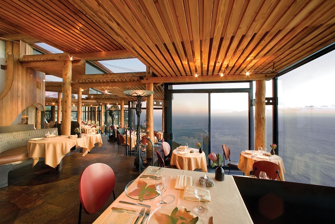 Dining room at Post Ranch Inn in California, USA 