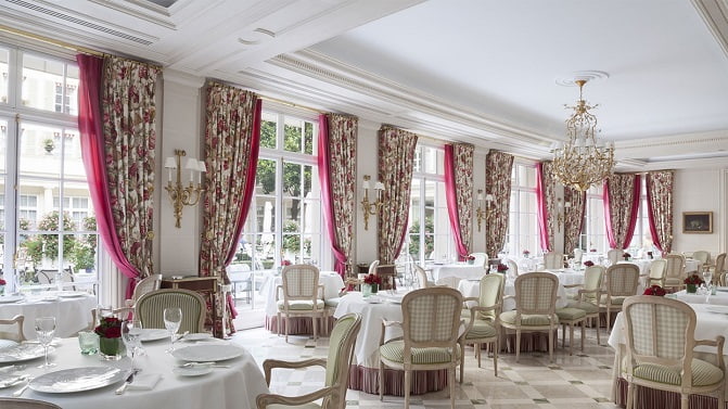 Dining room at Epicure in hotel Le Bristol, Paris